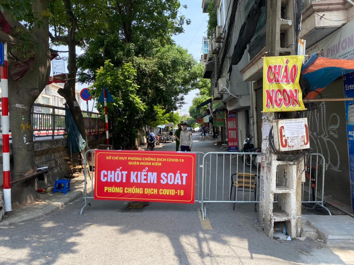 Cận cảnh vùng cách ly y tế phường Chương Dương, quận Hoàn Kiếm, Hà Nội