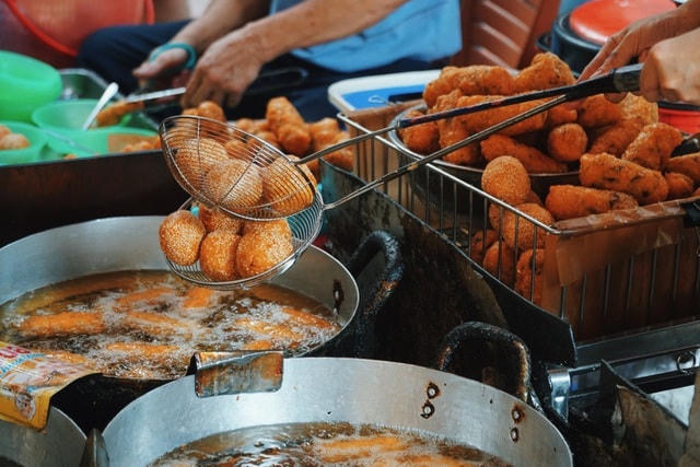 Những chiếc bánh với vỏ ngoài vàng ruộm bắt mắt.