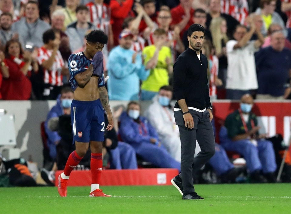 Arsenal không khởi sắc, cũ kỹ và u tối. 