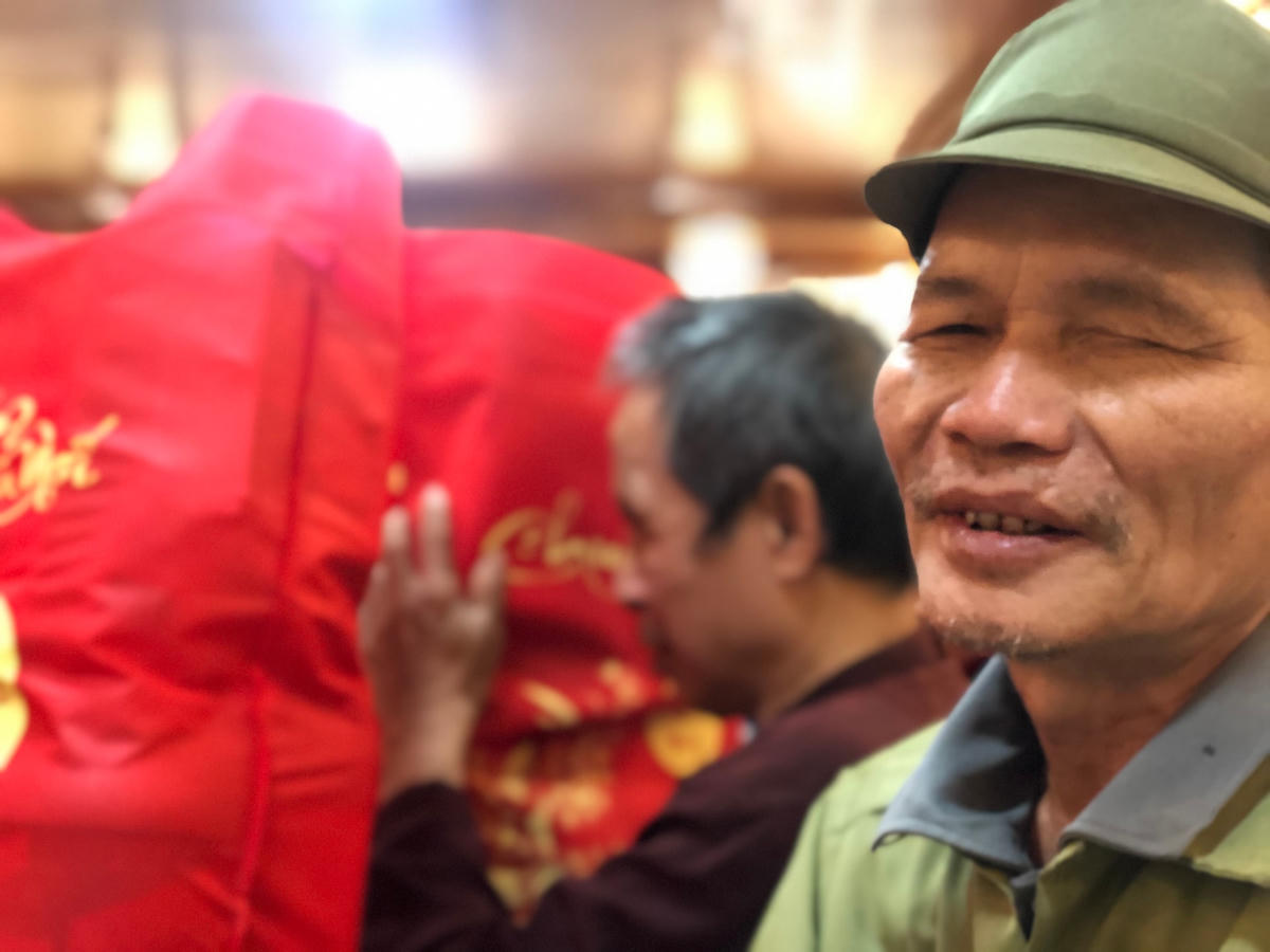 Ông Cao Văn Sơn: Tôi vô cùng xúc động và cảm ơn những tình cảm của Hiệp sĩ Đại Thánh giá Lê Đức Thịnh đã dành cho chúng tôi, không phân biệt lương giáo, dân tộc. 
