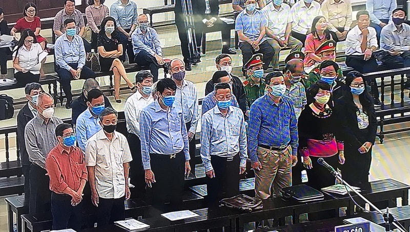 Các bị cáo tại tòa.