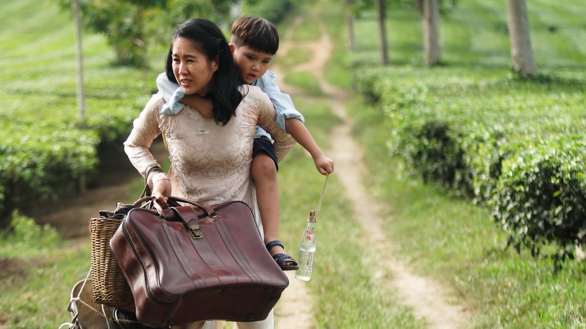 Cảnh mẹ con Tâm năm 1978 khi đi vùng kinh tế mới.  