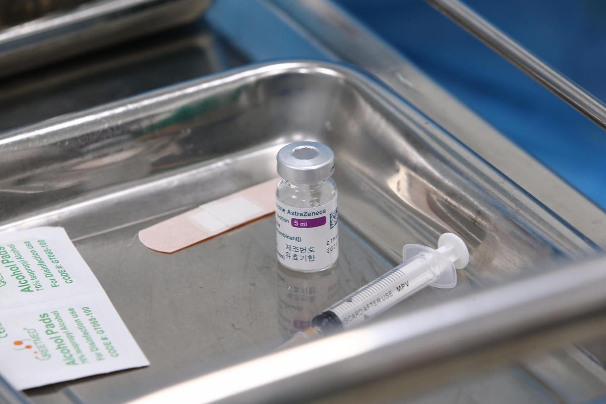 vaccine AstraZeneca phòng Covid-19. Ảnh: Minh Nam.