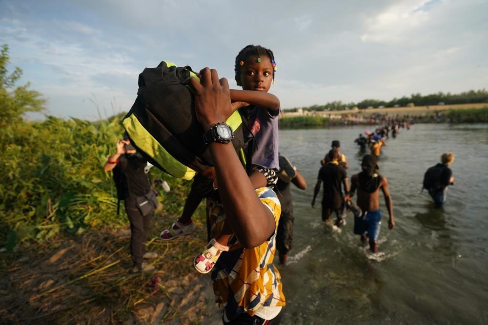 Tình hình hỗn loạn của những người di cư Haiti tại biên giới Mexico và Mỹ. Ảnh AP.