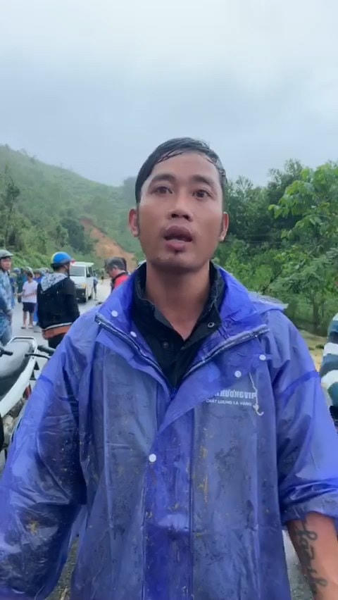 Anh Lê Đình Minh kể lại vụ sạt lở đất đá.
