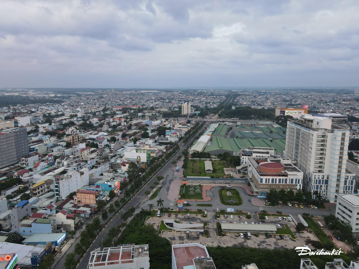 Khung cảnh đìu hiu, vắng lặng thời điểm 18h tại bệnh viện đa khoa Đồng Nai.