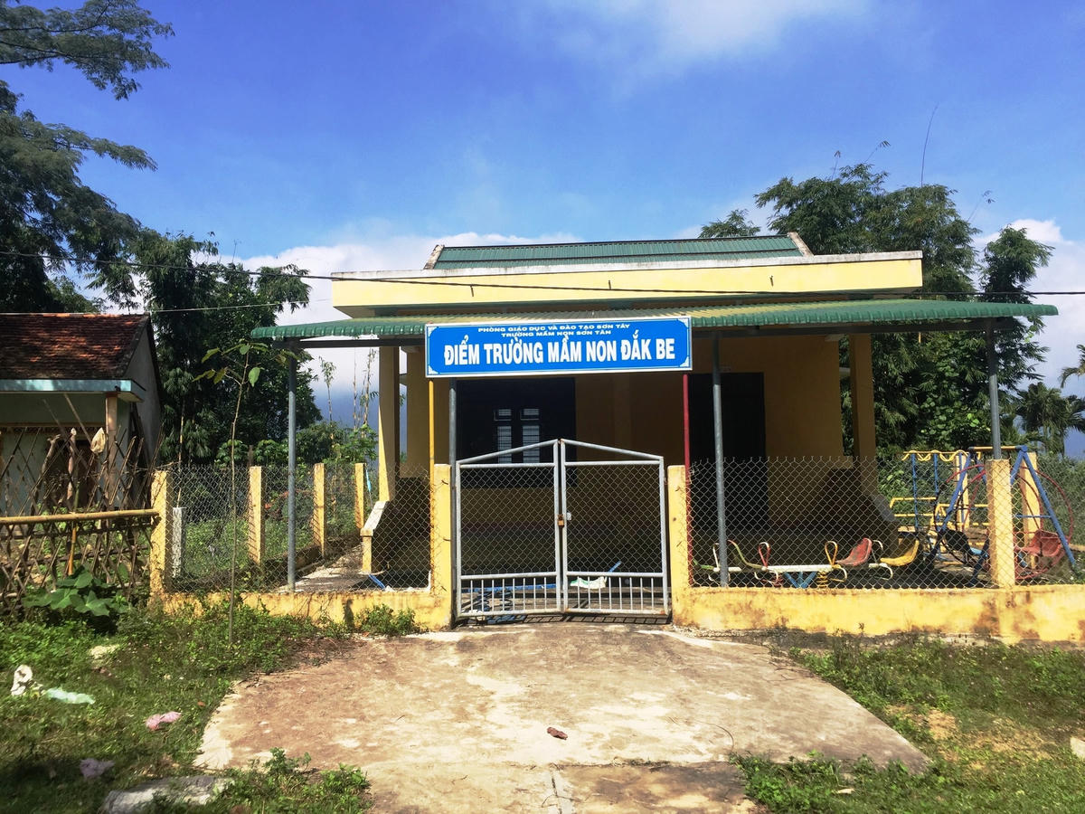 Một điểm trường ở Quảng Ngãi không sử dụng gây lãng phí.