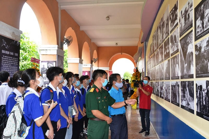 Công chúng trong buổi khai mạc triển lãm “Hình ảnh và hình tượng Chủ tịch Hồ Chí Minh trong các tác phẩm điện ảnh”.