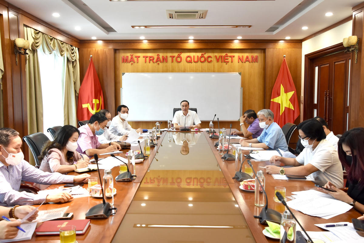 Quang cảnh cuộc họp.