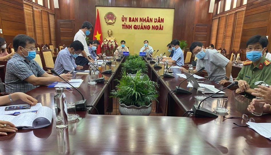 Quảng cảnh buổi họp về phòng, chống dịch Covid-19 ở Quảng Ngãi.