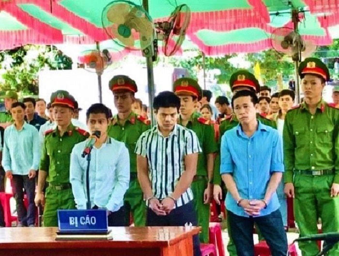Các bị cáo tại TAND Quảng Ngãi.