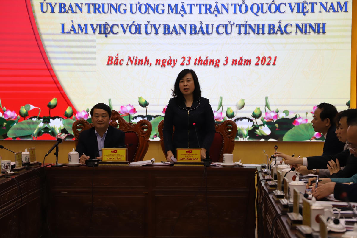 Bí thư Tỉnh ủy Bắc Ninh Đào Hồng Lan phát biểu tại cuộc làm việc.  