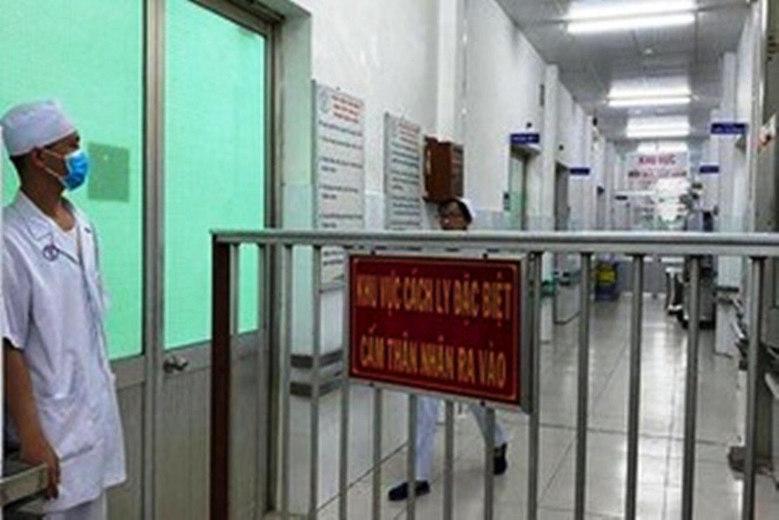 Đi cùng xe khách với bệnh nhân nhiễm Covid-19, ba người Nghệ An phải cách ly tập trung.