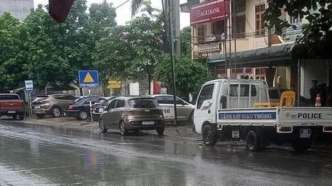Khu vực ngân hàng bị cướp. Ảnh: Công an nhân dân.