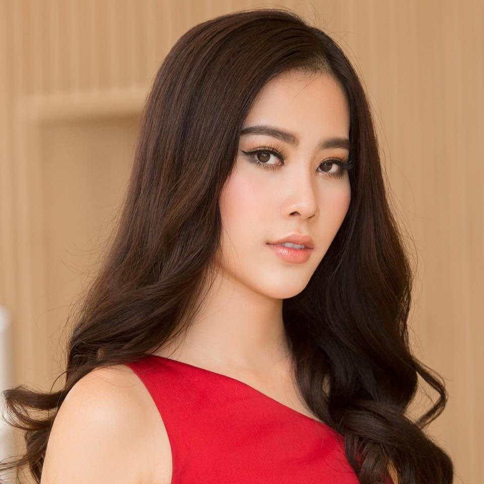 Nam Em từng đạt danh hiệu Hoa khôi Đồng bằng sông Cửu Long (2015).