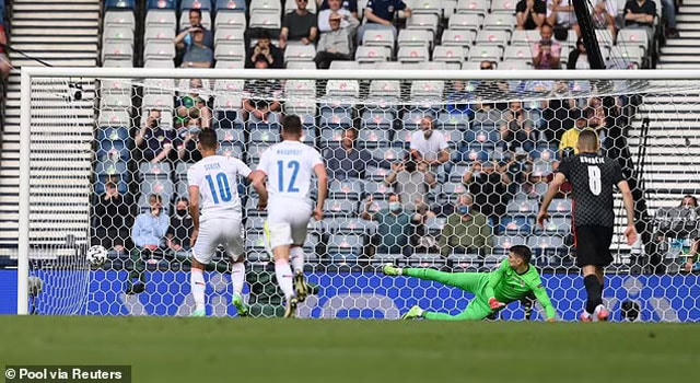 Bàn thắng thứ ba của Schick tại EURO 2020