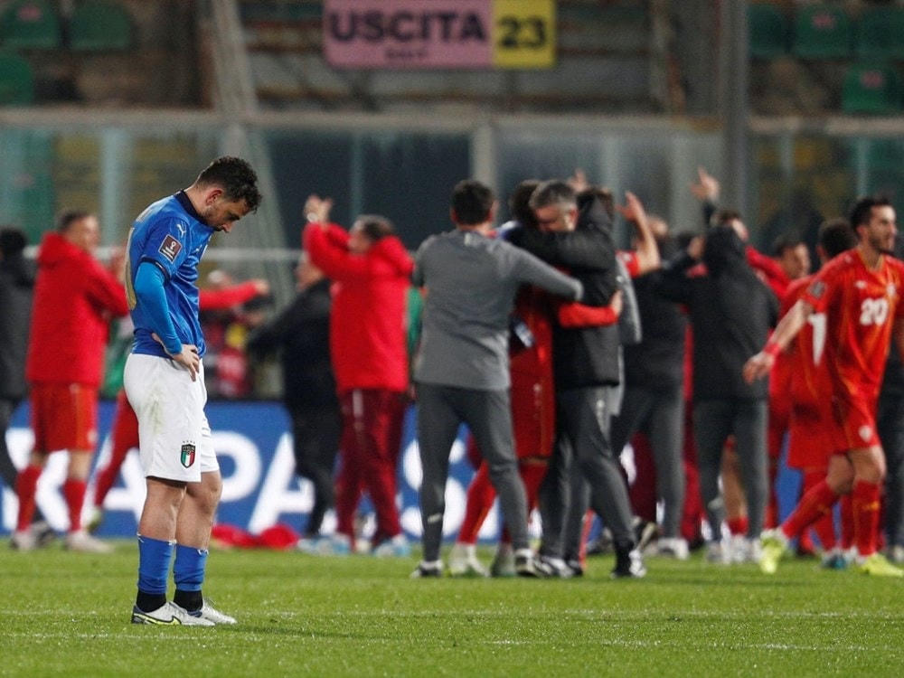 Italy thua cay đắng trước Bắc Macedonia ngay trên sân nhà. (Nguồn: Reuters).