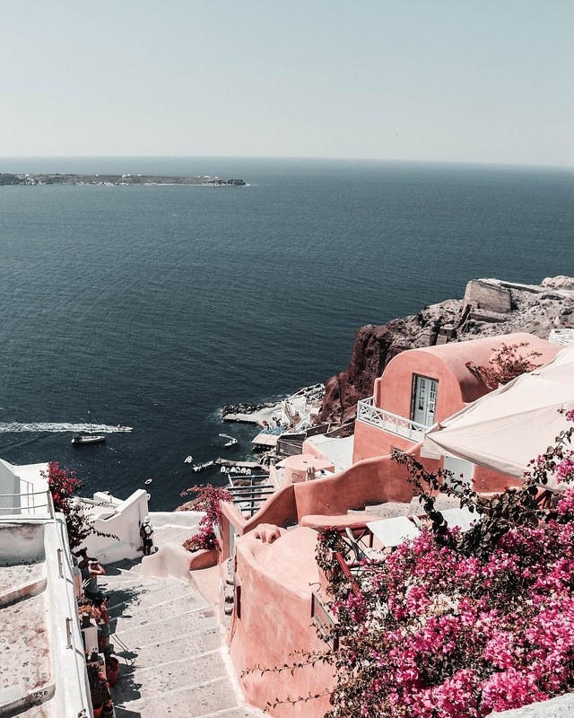 Bức “Ngày ở Santorini” của tác giả người Lithuania - Gabija Kuseliauskyte. Ảnh chụp tại Santorini, Hy Lạp.  