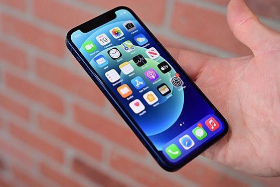 Đại lý xả hàng, iPhone 12 Mini 'sập giá' tại Việt Nam