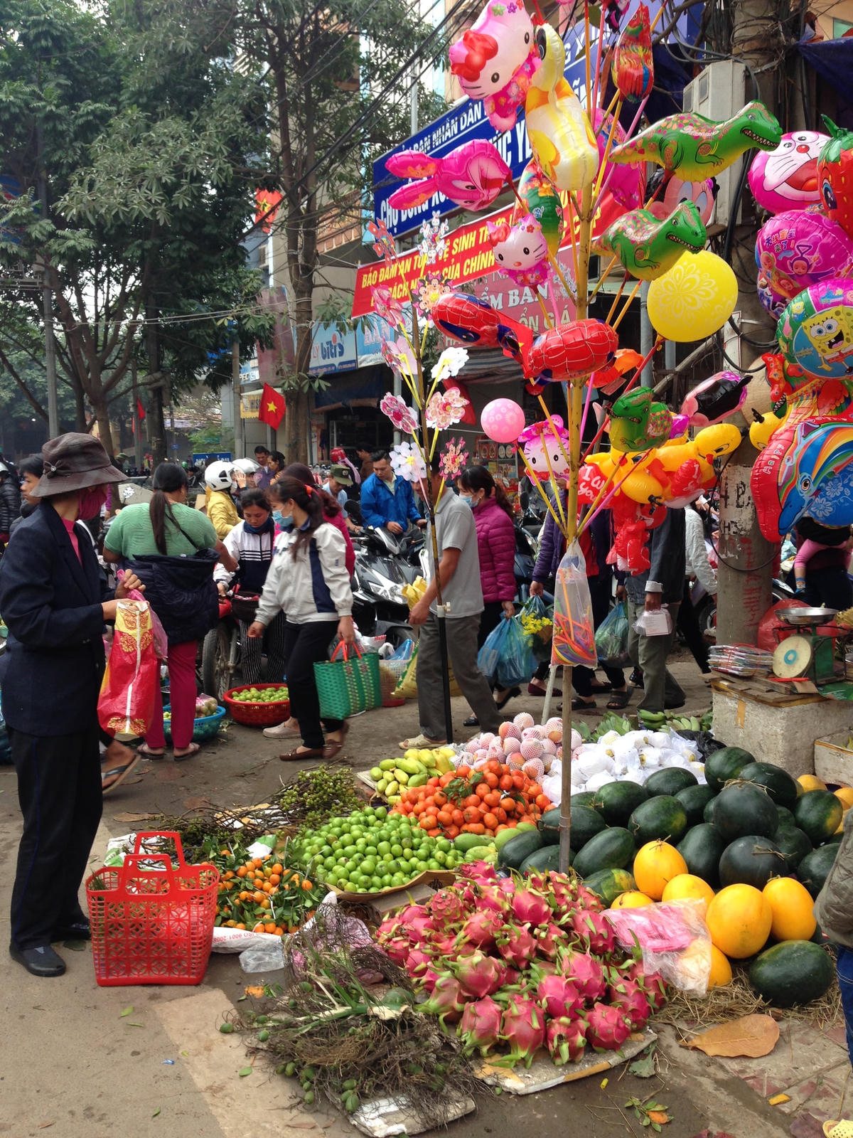 Sắc màu chợ quê.  