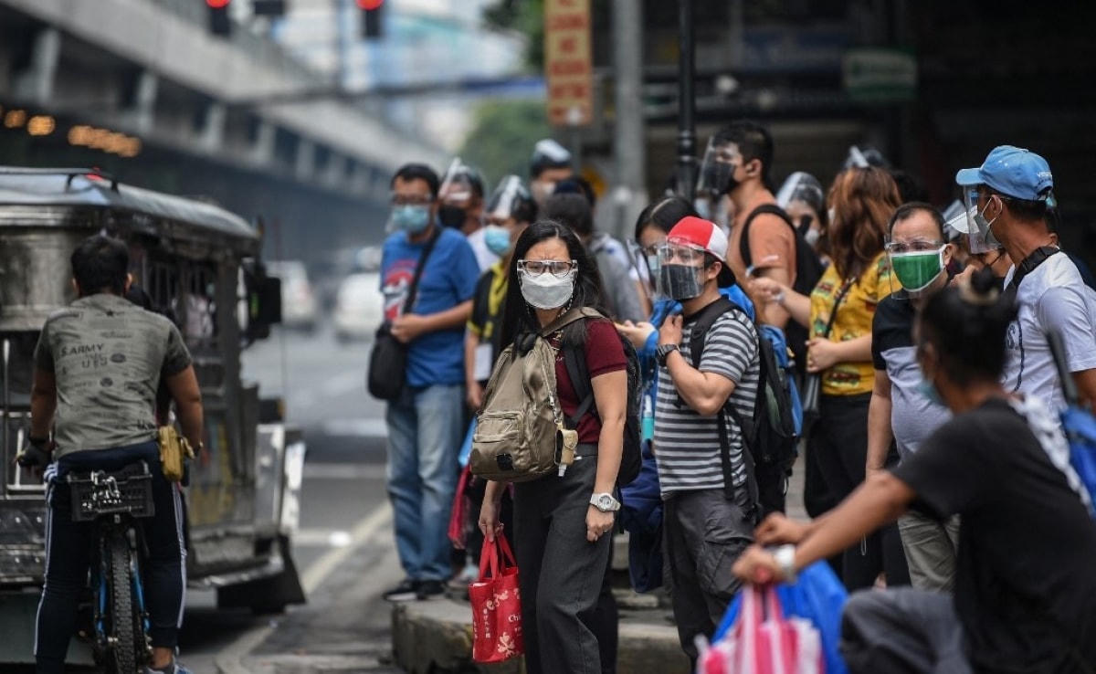 Philippines đang chịu sức ép chuyển hướng chiến lược sang sống chung với Covid-19 để tránh những tác động đối với nền kinh tế.  