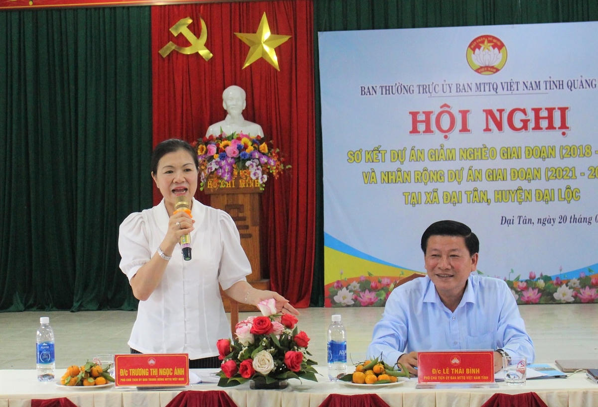 Bà Trương Thị Ngọc Ánh, Phó Chủ tịch UB TƯ MTTQ Việt Nam phát biểu hội nghị.