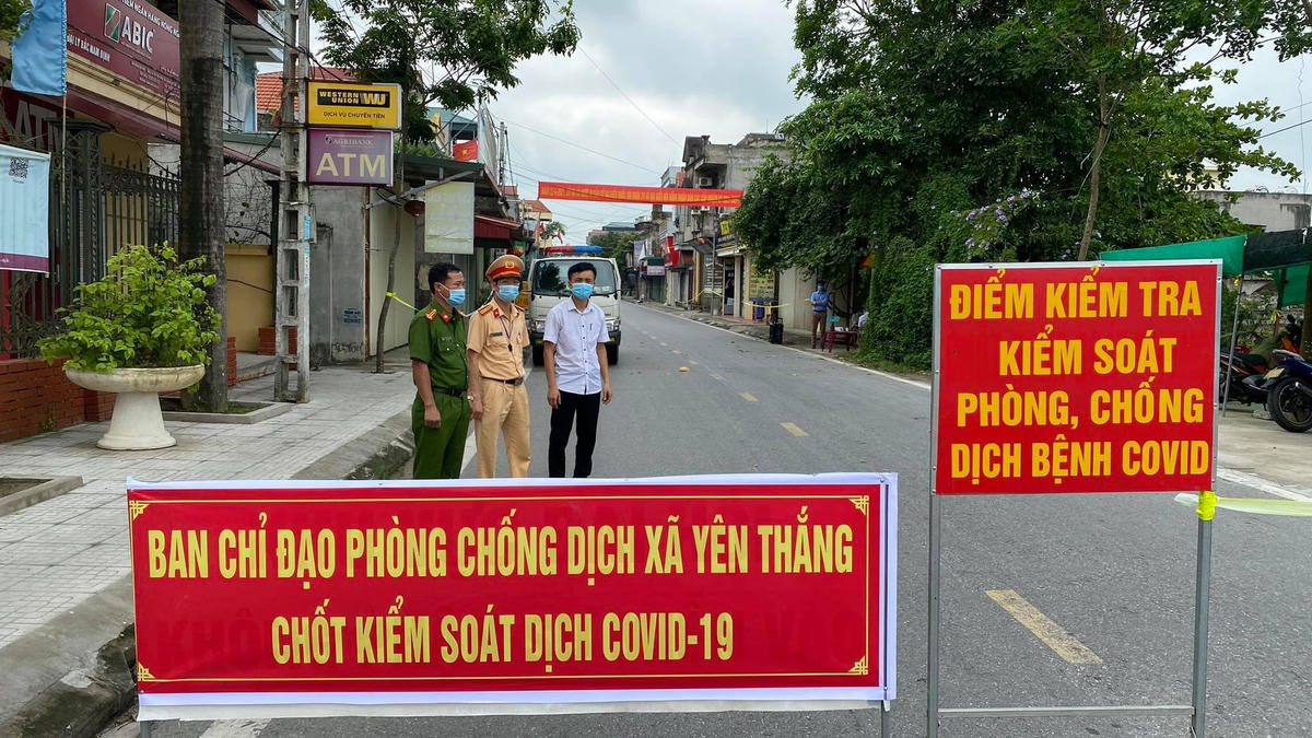 Một trong những vùng phải cách ly chính quyền huyện Ý Yên vừa lập.