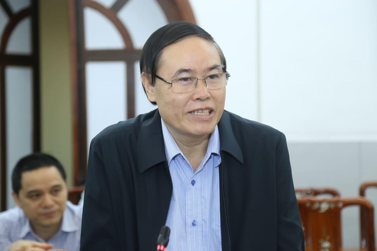 TS Cầm Văn Đoản, Ủy viên Hội đồng tư vấn về Dân tộc, UBTƯ MTTQ Việt Nam phát biểu tại Hội nghị.