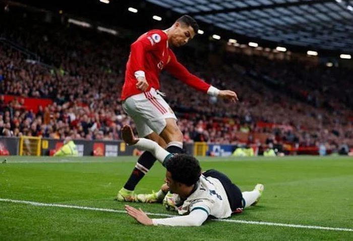 Ronaldo bị đánh giá là chưa hết mình với MU.