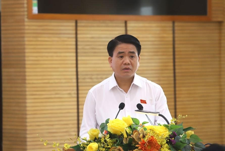 Chủ tịch UBND TP Hà Nội Nguyễn Đức Chung phát biểu tại phiên họp.