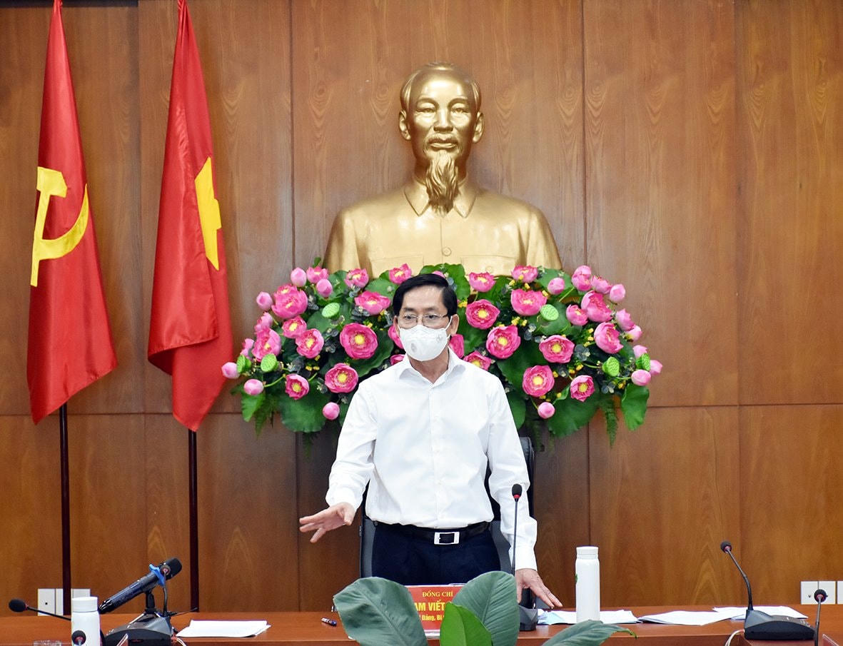 Bí thư Tỉnh ủy Bà Rịa-Vũng Tàu Phạm Viết Thanh kết luận cuộc họp chiều tối ngày 8/9.