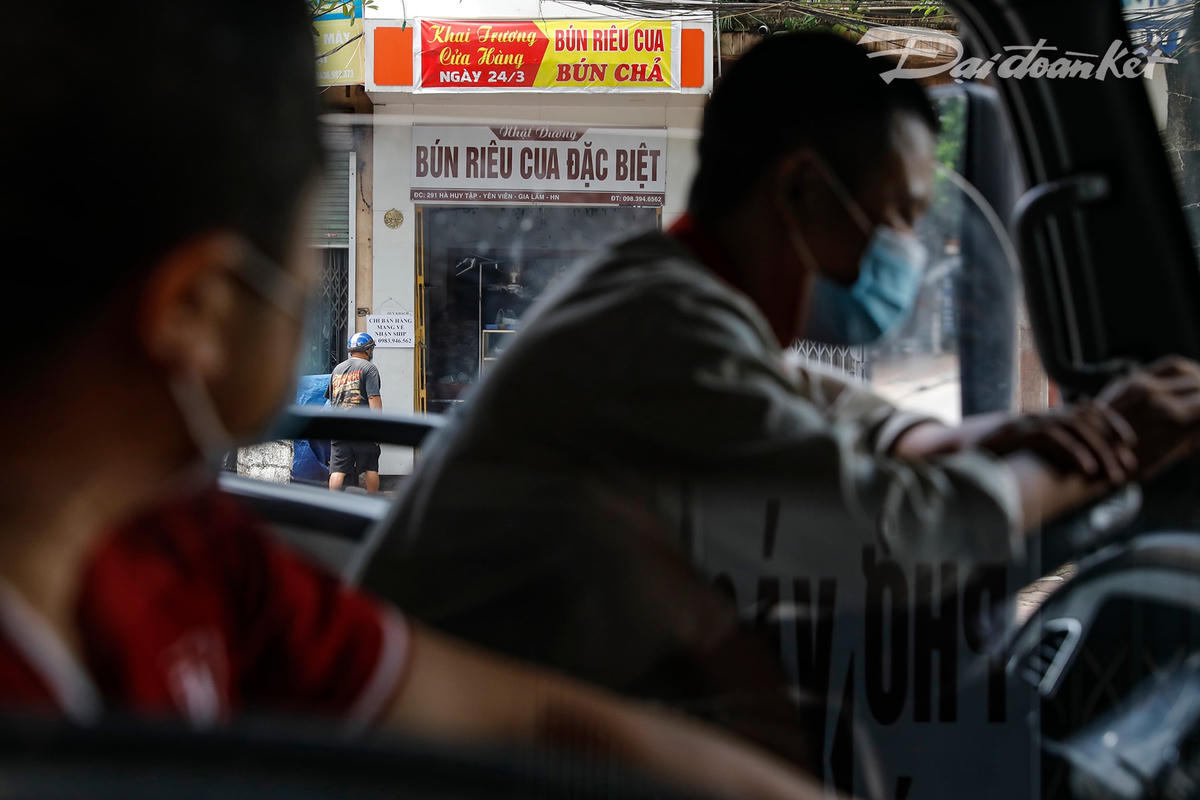 Có quán hàng ăn mới khai trương được hơn 1 tháng thì có dịch phải đóng cửa suốt đến bây giờ mới được mở trở lại.