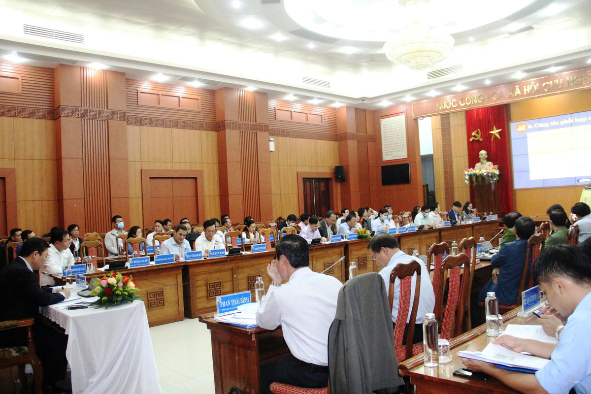 Các đại biểu tham dự hội nghị cải thiện môi trường đầu tư ở Quảng Nam.