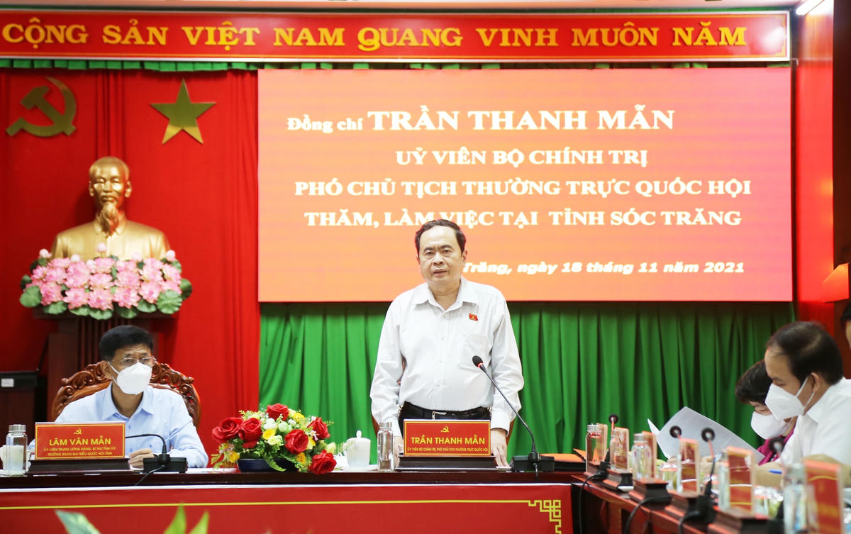 Phó Chủ tịch Thường trực Quốc hội Trần Thanh Mẫn phát biểu chỉ đạo tại buổi làm việc. 