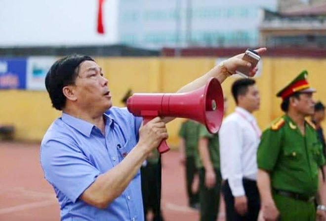 Bầu Đệ là người có nhiều phát ngôn và quyết định gây xôn xao dư luận.