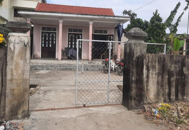 Ngôi nhà nơi xảy ra sự việc thương tâm. Ảnh: T.B..