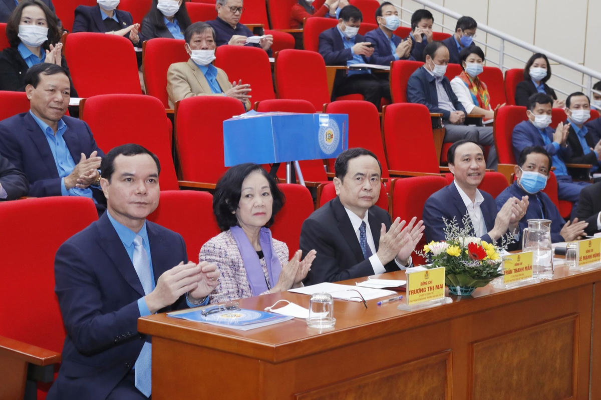 Các đại biểu tham dự hội nghị.
