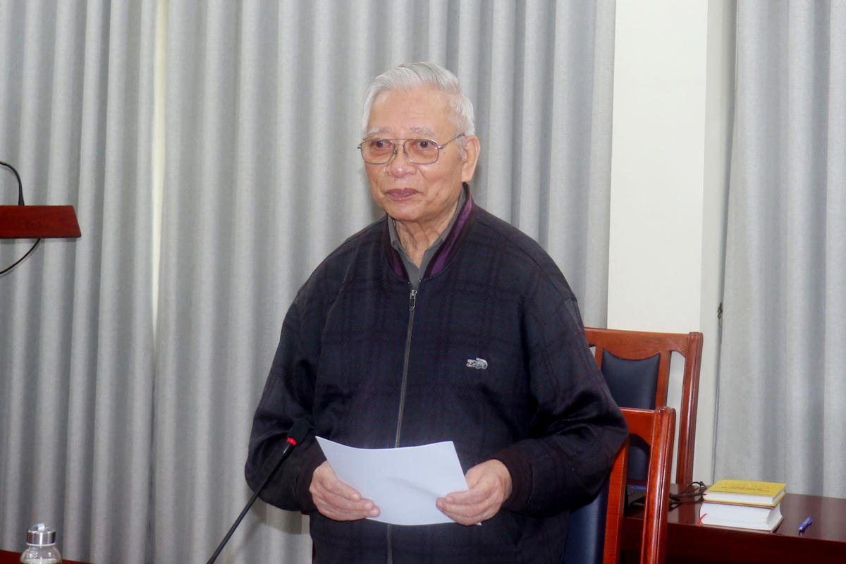 PGS.TS Trần Hậu tham luận tại Hội thảo.
