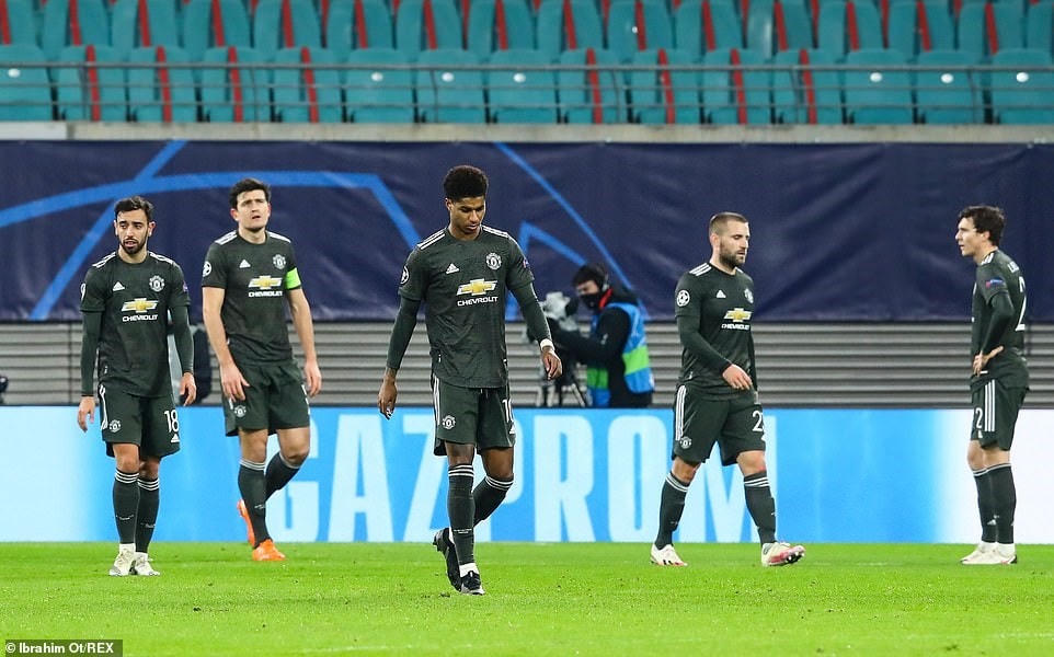 ...trước khi chấp nhận rời sân với thất bại 2-3 và dừng bước ở Champions League. (Nguồn:Daily Mail).