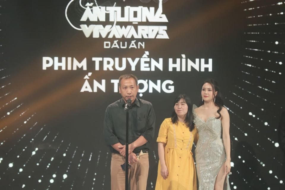 "Hoa hồng trên ngực trái" được vinh danh ở hạng mục Phim truyền hình ấn tượng.