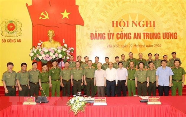 Tổng Bí thư, Chủ tịch nước Nguyễn Phú Trọng, Thủ tướng Chính phủ Nguyễn Xuân Phúc với các đại biểu dự Hội nghị. (Ảnh: Trí Dũng/TTXVN).