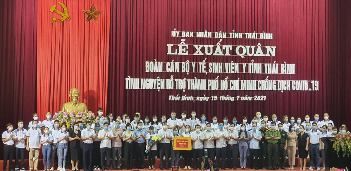 Buổi lễ diễn ra trong không khí trang trọng, với sự có mặt của Bí thư Tỉnh ủy Ngô Đông Hải; Phó Bí thư thường trực Tỉnh ủy, Chủ tịch HĐND tỉnh Nguyễn Tiến Thành, Chủ tịch UBND tỉnh Nguyễn Khắc Thận cùng các thành viên Ban Thường vụ Tỉnh ủy, lãnh đạo HĐND, UBND, Ủy ban MTTQ Việt Nam tỉnh.