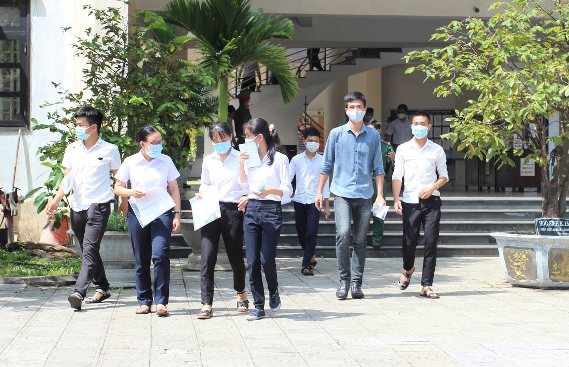 Các thí sinh ý thức trong việc phòng, chống dịch.