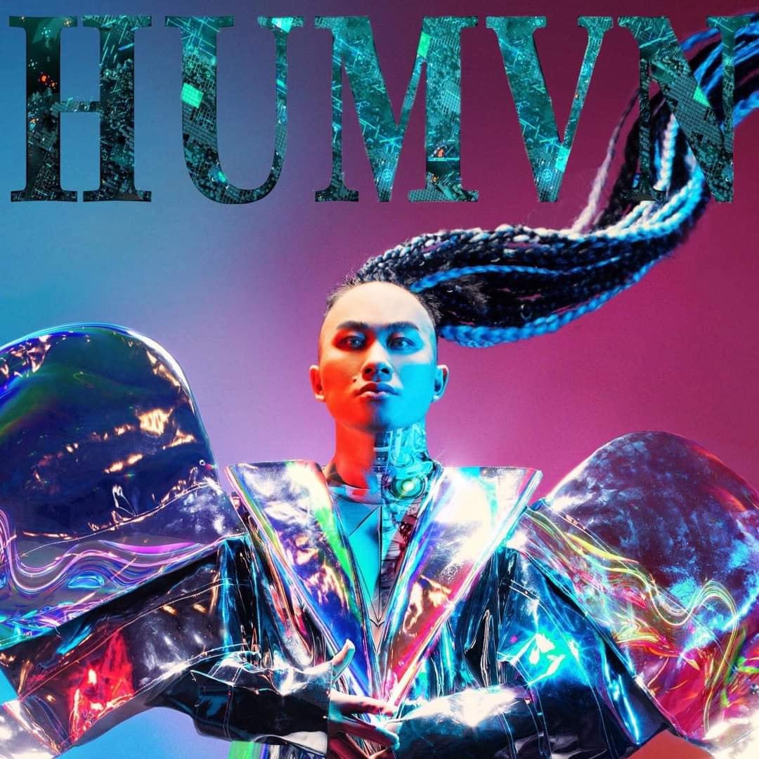 “Human” của Tùng Dương.