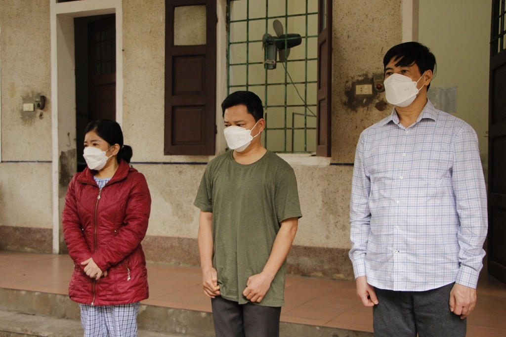 Trước đó, 3 bị can Bình, Hiền, Tâm bị tạm giữ hình sự để điều tra hành vi "Lợi dụng chức vụ, quyền hạn trong khi thi hành nhiệm vụ".