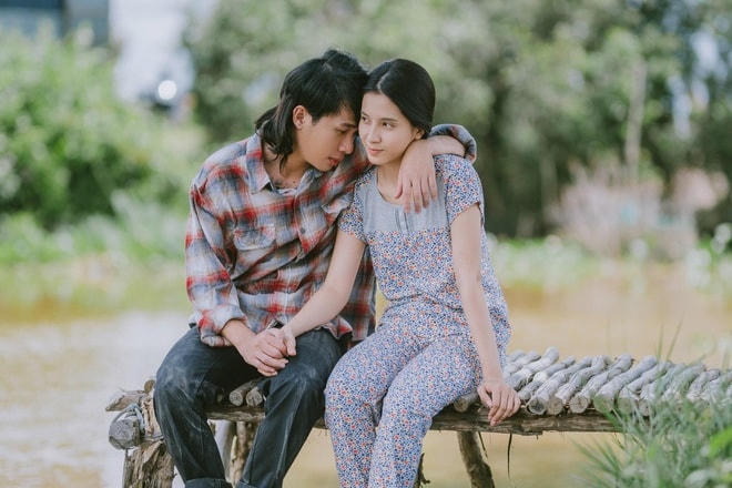 Trước đó, Thiên An từng vướng phải tin đồn hẹn hò với nam ca sĩ người Bến Tre, khi liên tục sánh vai cùng Jack  trong loạt MV đình đám. Tuy nhiên, cả 2 bên nhanh chóng lên tiếng phủ nhận. (tạo hình củaThiên An & Jack trong MV Sóng Gió).