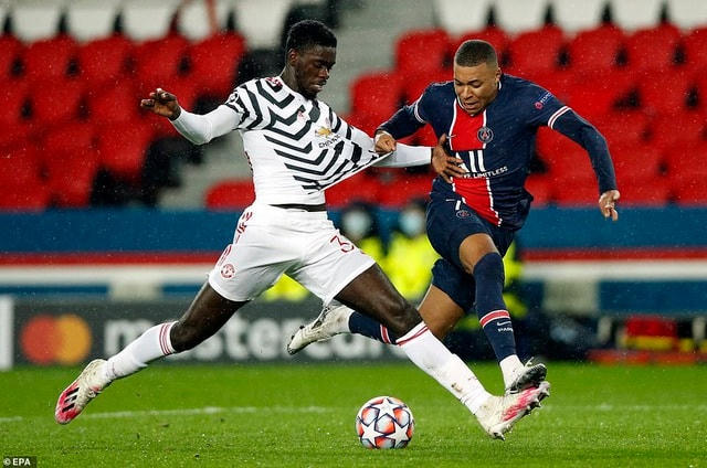 Axel Tuanzebe bất ngờ chơi tốt, khi vô hiệu hóa Neymar và Mbappe.