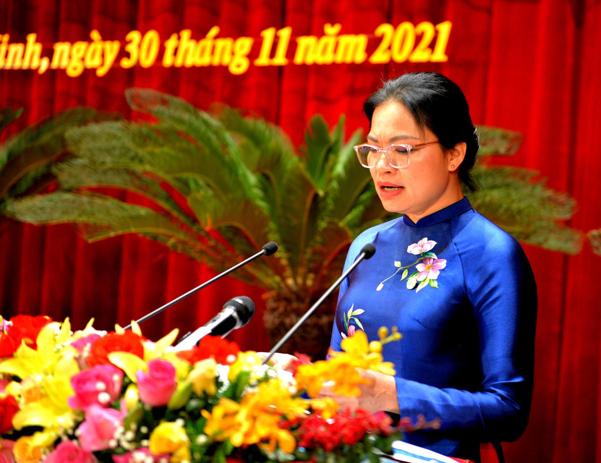 Bà Hà Thị Nga, Ủy viên Ban Chấp hành Trung ương Đảng, Bí thư Đảng đoàn, Chủ tịch Trung ương Hội Liên hiệp Phụ nữ Việt Nam phát biểu tại Hội nghị.