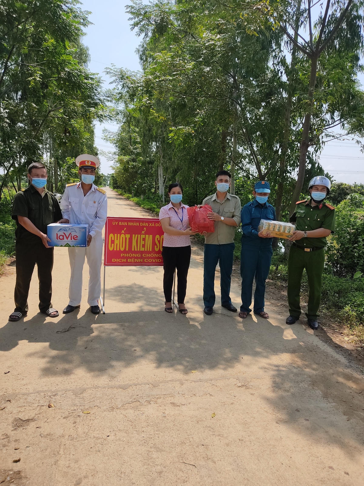 Tặng quà liên xã Đỗ Động - đường Senco5.