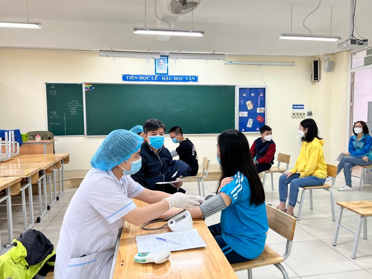 Tới 11h trưa 17/7, các em học sinh tại quận Ba Đình đều đã được tiêm chủng